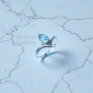 แหวนเงินแท้ 925 คุณภาพดี น้ำหนักเบา ประดับพลอยสีน้ำเงินเจียระไน - Product Image 2