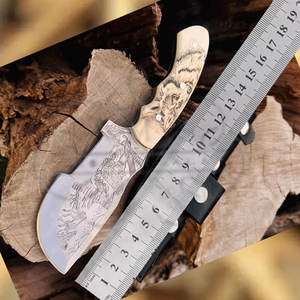 Cuchillo de caza grabado a mano con mango de hueso de camello y funda de cuero - Product Image 6