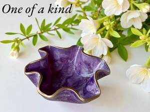 Plato para servir morado, diseño de geoda de resina epoxi hecho a mano, 12 pulgadas - Product Image 3