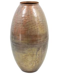 Vase à fleurs en cuivre martelé antique moderne |   Grand vase décoratif en métal sur pied pour la décoration de maisons et d'hôtels de luxe - Product Image 1