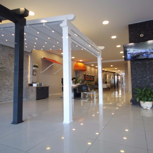 Pérgola Bioclimática de PVC de Lujo, Ecológica, Elegante y Moderna, con Techo Ajustable Motorizado, Iluminación LED y Estructura de Aluminio - Product Image 6