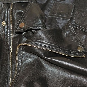 Gilet en cuir véritable double boutonnage de luxe, style vintage intemporel avec un attrait moderne, logo personnalisé disponible, doublure en fourrure - Product Image 3