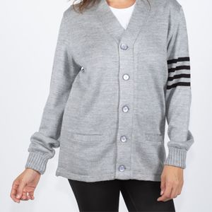 Suéter Varsity Personalizado Premium - De Alta Calidad, Elegante y Perfecto para Atuendos Casuales y Moda Atemporal - Product Image 5