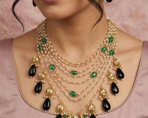 สร้อยคอประดับมุกสีเขียวและลูกปัดแบบ Kundan – เครื่องประดับงานแต่งงานเคลือบทองแบบราชวงศ์ ผลิตภัณฑ์งานฝีมือขายส่ง - Product Image 5