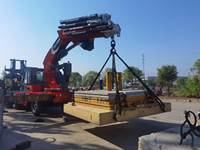 Grue télescopique professionnelle hydraulique montée sur chariot élévateur avec moteur et boîte de vitesses pour la manutention de matériaux lourds CCSQ1000ZB6+1