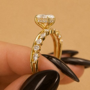 Bague de fiançailles en diamant ovale de 2 carats certifié IGI, cultivé en laboratoire, or jaune 14 carats, bande pavée torsadée, solitaire, clarté VVS2, couleur E - Product Image 1