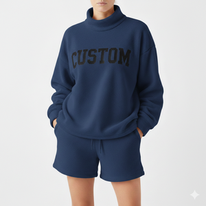 Ensemble coordonné décontracté et contemporain pour femme : Haut à col montant et épaules tombantes à manches longues, longueur standard, et short au-dessus du genou – Collection Hiver - Product Image 1