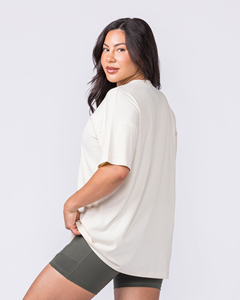 Nouvel arrivage : T-shirt basique en coton pour femme, coupe ample, couleur unie, décontracté, col rond, style oversize, idéal pour l'été - Product Image 6