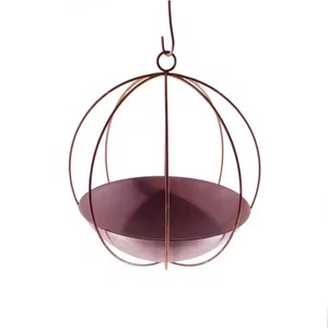 Maceta Colgante de Metal Chapado en Oro con Diseño Geométrico para Suculentas, Uso Interior y Exterior, Estilo Moderno Minimalista - Product Image 6