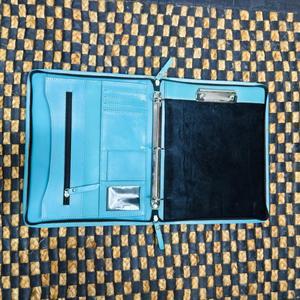Portafolio de Cuero Venus, Cuero Repujado de Lujo con Incrustaciones de Piel de Vaca, Borde Verde Azulado, Diseño Moderno, Impermeable, Accesorio de Alta Gama - Product Image 4