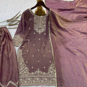 Conjunto de 3 Piezas Sharara Gharara con Bordado Indio, Traje Tradicional Étnico de Georgette y Seda para Invierno, Verano, Bodas y Diwali - Product Image 1