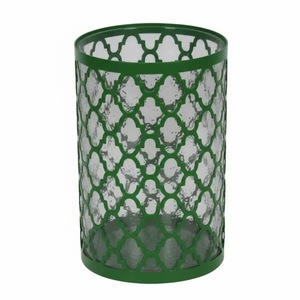 Portavelas Cilíndrico de Metal Verde con Diseño Geométrico Recortado para Decoración del Hogar, Bodas, Vajilla Navideña - Product Image 1