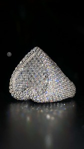 Anillo de Corazón de Moissanita de Lujo con Diseño de Pavé Completo, Piedras Brillantes, Joyería de Moda Elegante y Atrevida - Product Image 3