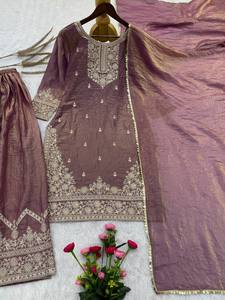 Ensemble Kurta traditionnel indien pakistanais en soie violette pour femmes, longueur au sol, avec dupatta, coupe régulière, tenue ethnique toutes saisons - Product Image 5