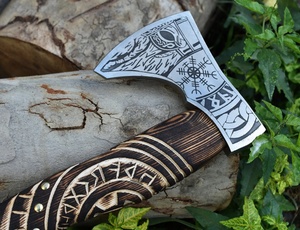 Axe Viking artisanal A&M ENTERPRISES avec tête en acier gravée de runes Vegvisir, manche en bois sculpté et poignée enveloppée de jute - Product Image 3