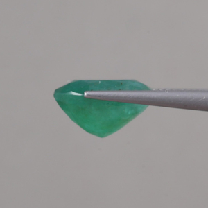 Émeraude Naturelle Certifiée par un Certificat Extérieur, Vente en Gros, Pierre Précieuse Ovale de 6,35 Carats (13x10,5mm, 7,5mm), Vert Premium avec Effet de Lumière, Qualité Fine - Product Image 2