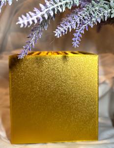 Caja de pañuelos cuadrada blanca con diseño acanalado moderno, complemento elegante y funcional, perfecta para mesa auxiliar y organizador de escritorio. - Product Image 4