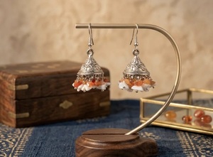 Boucles d'oreilles Jhumka indiennes traditionnelles Radheya Global, design dôme complexe, détails perlés, en quartz rose, anti-ternissement - Product Image 5