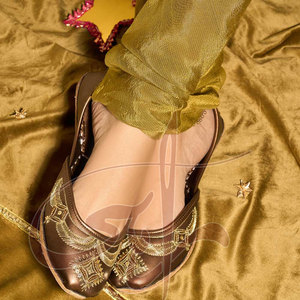 Chaussures Khussa pour femmes de qualité supérieure, tendance mode haute performance, imprimées, antidérapantes, personnalisables, toutes saisons - Product Image 2