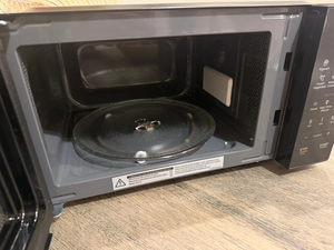 Four à micro-ondes numérique C-O-M-F-E-E 20-L 700-W avec onduleur et 6 menus automatiques - Product Image 3