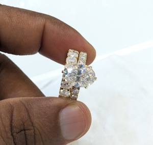 Anillo de compromiso con diamante cultivado en laboratorio de corte ovalado de 3 quilates con banda a juego de corte ovalado, conjunto nupcial de oro amarillo macizo de 14 quilates para mujer - Product Image 2