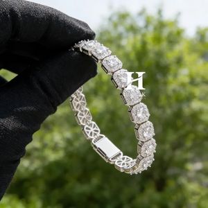 Pulsera de Diamantes con Halo Octagonal de Lujo, Oro de 14K/18K, Eslabones Geométricos, Fabricante de Joyería Fina - Product Image 2