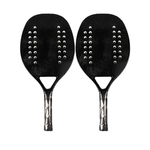 Raquette de pickleball de plage Kwiclo International en fibre de carbone avec poignée en polyester - Product Image 1