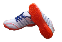 Chaussures de cricket multifonctionnelles durables avec crampons en caoutchouc, doublure en cuir véritable pour les sports d'été, de printemps et d'hiver