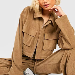 Conjunto de dos piezas para mujer OEM, chaqueta utilitaria personalizada y pantalones con múltiples bolsillos, conjunto de moda urbana, fabricante. - Product Image 3