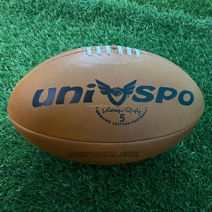 Pelota de rugby de cuero de vaca de aspecto antiguo, pelota de cuero natural totalmente cosida a mano y con cordones en la parte superior - Product Image 1