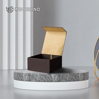 Emballage en papier de luxe personnalisé boîte-cadeau d'expédition à fermeture magnétique noir blanc
