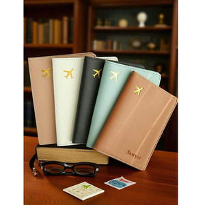 Cartera de Cuero Genuino de Lujo para Pasaporte y Tarjetas de Crédito con Bloqueo RFID, Cierre Plegable, Origen India - Product Image 1