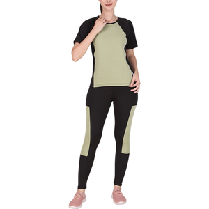 Conjunto Deportivo de Verano al por Mayor con Logotipo Personalizado, Conjunto de Dos Piezas de Color Sólido para Mujer, Camiseta de Manga Corta y Pantalones Cortos de Ciclismo Personalizados - Product Image 6