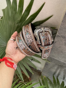 Cinturones de cuero con herramientas a mano de nuevo diseñador Cinturones hechos a mano con estilo Cinturones de cuero occidentales con estilo vintage bohemio de color turquesa - Product Image 5