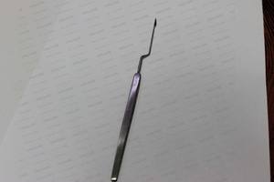 Aguja Vaslcare Lucae Tympanum manual de acero inoxidable alemán con mango de bayoneta y mandíbula de diamante para cirugía de miringotomía ORL - Product Image 2