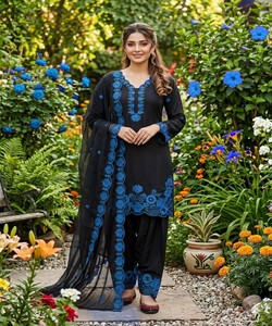 ชุดเสื้อปาเตียลาผ้าเครปไหมปักลายประณีต พร้อมผ้าคลุมไหล่ สไตล์ลำลอง ราคาขายส่ง เสื้อผ้าชาติพันธุ์ สีน้ำเงิน - Product Image 1