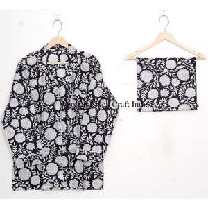 Pyjama unique à imprimé floral pour femme, vêtement de nuit doux, léger et confortable, ensemble de pyjama pour la maison et la détente quotidienne - Product Image 3