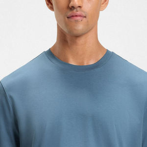 Qualité supérieure pour les acheteurs en gros, service OEM, designs avec coupe décontractée, col rond, prix avantageux, t-shirt à manches courtes pour homme - Product Image 2