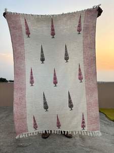 Manta de Sofá de Algodón de Lujo con Estampado Artesanal, Cubre Sofá Boho Hecho a Mano, Manta Decorativa con Borlas, Decoración Sostenible para Sala de Estar y Hogar - Product Image 3