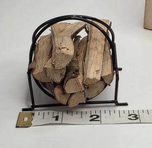 Support à bois de chauffage miniature en métal noir avec bûches, porte-bûches pour foyer de maison de poupée, accent décoratif, mini porte-bûches en fer forgé - Product Image 4