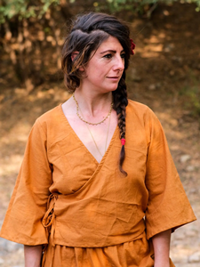Túnica Kimono de Algodón Hecha a Mano con Mangas Anchas y Aberturas Laterales, Blusa Boho con Cuello en V, Ecológica y Transpirable para Mujer - Product Image 1