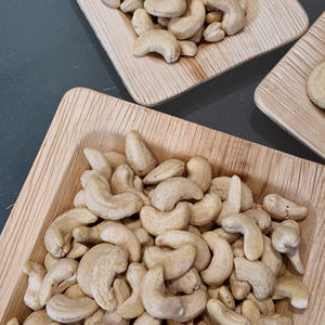 Noix de cajou blanches biologiques USDA / UE W450 d'origine africaine, naturellement transformées pour la fabrication alimentaire haut de gamme et les marchés d'exportation - Product Image 1