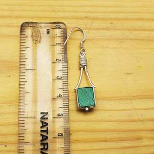 Pendiente de plata de diseñador con bisel de piedras preciosas de malaquita Natural, pendiente de plata de peso ligero hermoso de plata 925 al por mayor - Product Image 2