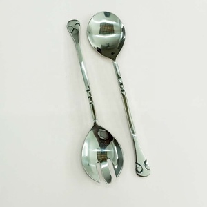 Service de salade en acier inoxydable plaqué argent avec un design moderne, poignée faite à la main, poli miroir, serveur de salade de haute qualité - Product Image 1