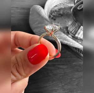 Bague de luxe en diamant de laboratoire taille ovale en argent sterling 925 pour femme, idéale pour les fiançailles, les mariages et les cadeaux d'anniversaire - Product Image 3