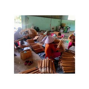 Piquets en fibre de coco de haute qualité pour une récolte propre, un support professionnel pour les vignobles et un outil essentiel pour une gestion efficace des cultures - Product Image 4