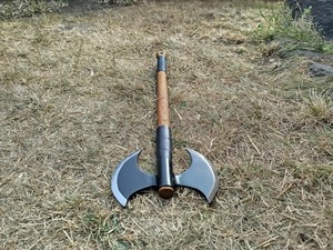 Hacha de doble cabezal para cortar madera con hoja de acero al carbono de 5 pulgadas y mango de acero para supervivencia y carpintería - Product Image 5