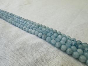Cuentas redondas lisas de aguamarina de 7 mm para la fabricación de joyas, para collares - Product Image 1
