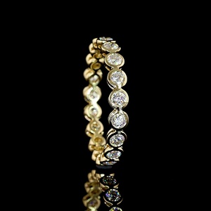 Bague d'anniversaire en or jaune 18 carats avec diamant rond de 0,75 carat certifié IGI, sertie clos, vente en gros, fabricant - Product Image 4