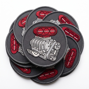Emblema bordado con diamantes para coche deportivo, color blanco roto con borde azul, estilo clásico de carreras de resistencia. - Product Image 3